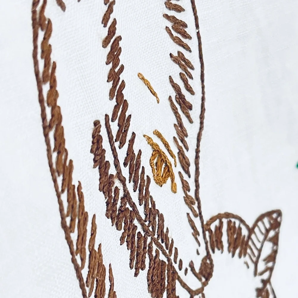 Embroidered Deer Floral Linen Table Runner Crochet Edge Country White Decor READ